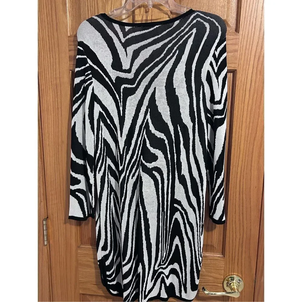 Chico’s Bold Black & White Zebra Print Tunic Sweater Size 3/US Size XL